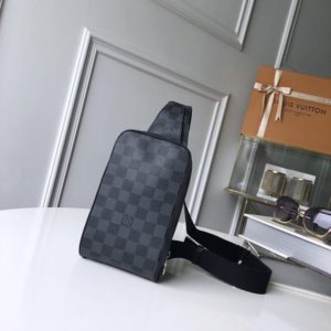 LOUIS VUITTON GERONIMOS WAIST BAG<br>루이비통 게로니모스 웨이스트 백<br>[12x20x6cm 이태리가죽]