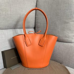 BOTTEGA VENETA BASKET BAG <br>보테가 베네타 바스켓 백