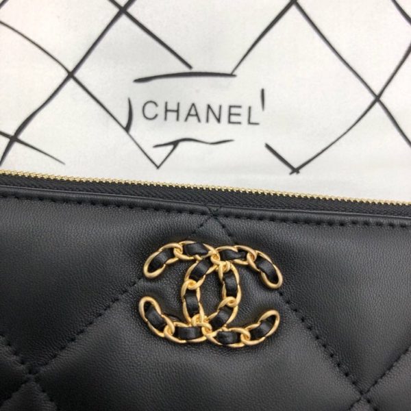 CHANEL 19 CLUTCH 샤넬 19 클러치