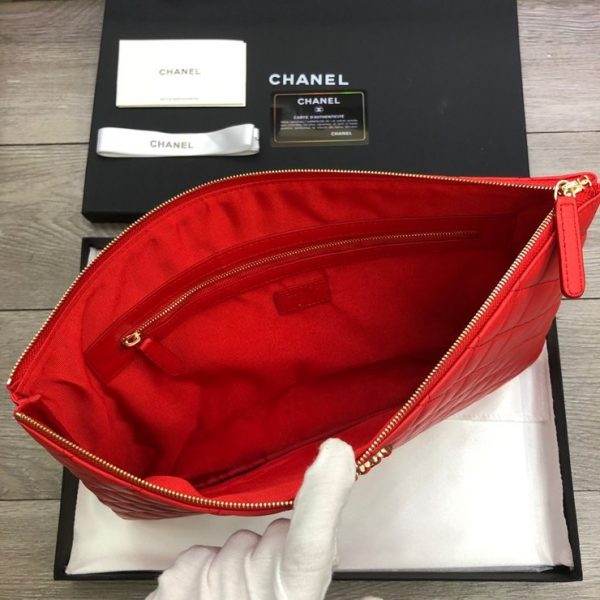 CHANEL 19 CLUTCH 샤넬 19 클러치