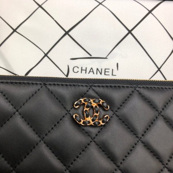 CHANEL 19 CLUTCH 샤넬 19 클러치