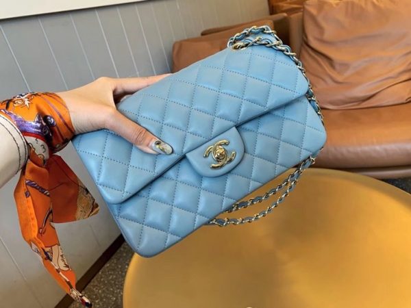 CHANEL CLASSIC FLAP BAG 샤넬 클래식 플랩 백