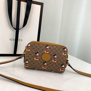 GUCCI X DISNEY SHOULDER BAG<br>구찌 X 디즈니 숄더백<br>[17.5x12x5.5cm 이태리소가죽]