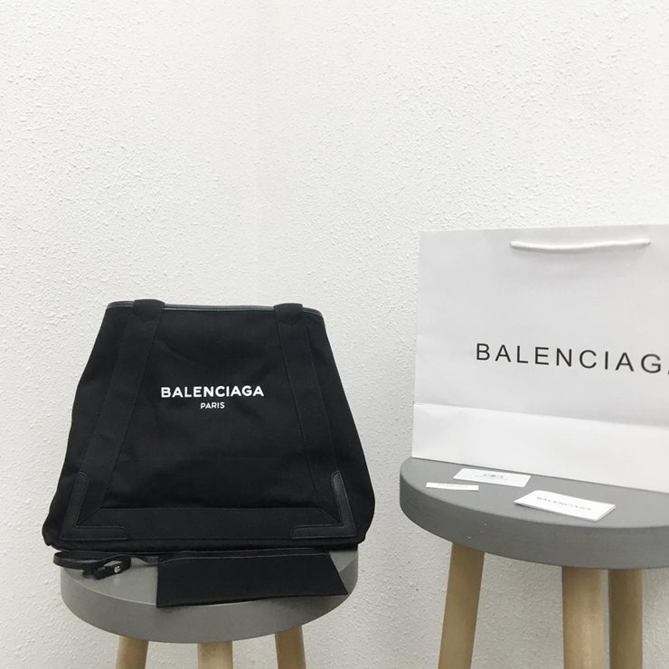 BALENCIAGA NAVYS CABAS BAG <br>발렌시아가 네이비 카바스 백