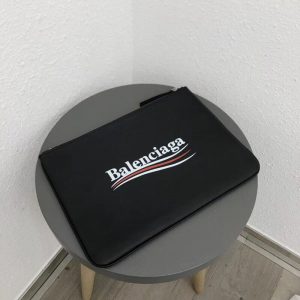 BALENCIAGA LOGO CLUTCH<br> 발렌시아가 로고 클러치