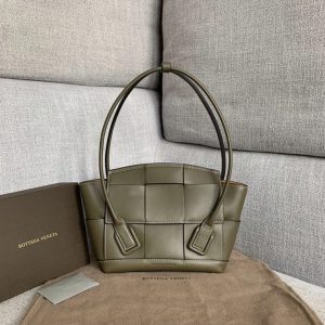 BOTTEGA VENETA ARCO BAG <br>보테가 베네타 아르코 백