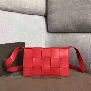 BOTTEGA VENETA CASSETTE BAG <br>보테가 베네타 카세트 백