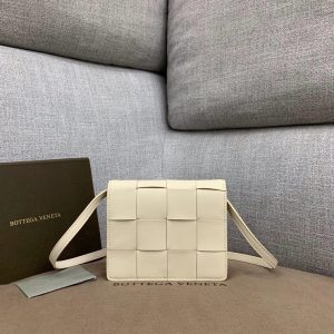 BOTTEGA VENETA CASSETTE BAG <br>보테가 베네타 카세트 백