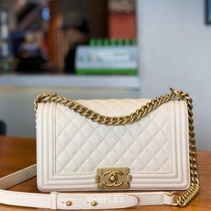 CHANEL BOY FLAP BAG <br>샤넬 보이 플랩 백<br>[25cm HASS 가죽]