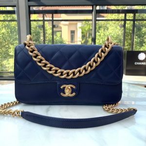 CHANEL FLAP BAG<br>샤넬 플랩 백<br>[23.5cm 빈티지 소가죽]