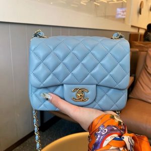 CHANEL CLASSIC FLAP BAG<br>샤넬 클래식 플랩 백<br>[17cm 정품가죽]