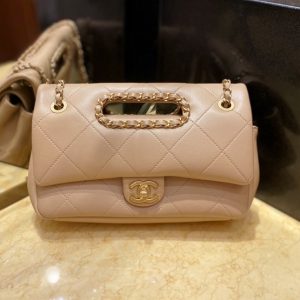 CHANEL FLAP BAG<br>샤넬 플랩 백<br>[26x19x8cm 산양가죽]