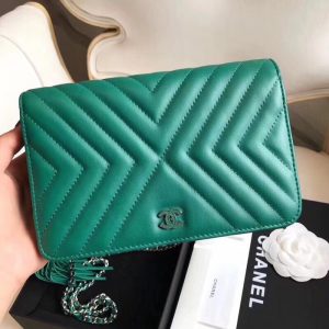 CHANEL CC CHEVRON WOC<br>샤넬 CC 쉐브론 WOC<br>[19cm]