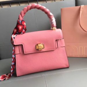 MIUMIU CLICK LEATHER TOTE BAG<br>미우미우 클릭 텍스쳐 레더 토트백<br>[25x18x12cm]