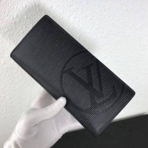 LOUIS VUITTON EPI WALLET<br>루이비통 에피 장지갑<br><i>19x10x2cm</i>