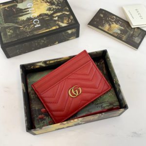 GUCCI GG MARMONT CARD WALLET<br>구찌 GG 마몬트 카드지갑<br><i>10x7cm 이태리가죽</i>