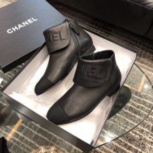 CHANEL SHORT BOOTS<br>샤넬 쇼트 부츠<br><i>35-39 SIZE 이태리가죽</i>