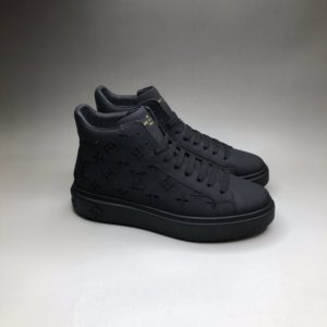 LOUIS VUITTON TIMEOUT SNEAKER BOOT<br>루이비통 타임아웃 스니커즈 부츠<br><i>남녀공용 35-45 +제작3일</i>