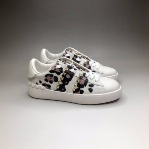 VALENTINO ROCKSTUD SNEAKER<br>발렌티노 락스터드 스니커즈<br><i>35-39 SIZE 제작+3일</i>