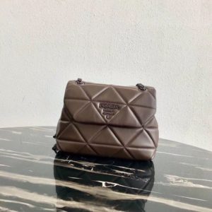 PRADA QUILTING CHIAN SHOULDER BAG<br>프라다 퀄팅 체인 숄더 백<br>[24x17x8cm 이태리양가죽]