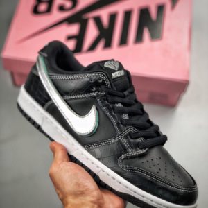 NIKE SB Dunk Low Diamond Supply<br>나이키 SB 덩크 로우 다이아몬드 서플라이<br><i>남여공용 36-45 SIZE 최상급</i>