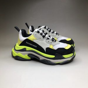 BALENCIAGA TRIPLE S<br>발렌시아가 트리플 S 스니커즈<i>35-45 SIZE 최상급</i>