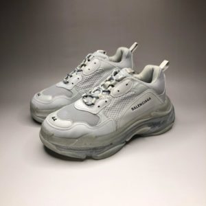 BALENCIAGA TRIPLE S<br>발렌시아가 트리플 S 스니커즈<i>35-45 SIZE 최상급</i>