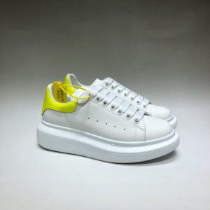 ALEXANDER MCQUEEN OVERSIZED SNEAKERS<br>알렉산더 맥퀸 오버솔 스니커즈<br><i>35-44 SIZE 최상급</i>