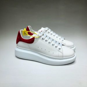 ALEXANDER MCQUEEN OVERSIZED SNEAKERS<br>알렉산더 맥퀸 오버솔 스니커즈<br><i>35-44 SIZE 최상급</i>