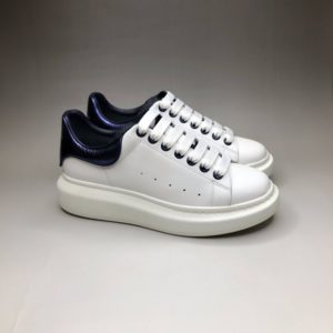 ALEXANDER MCQUEEN OVERSIZED SNEAKERS<br>알렉산더 맥퀸 오버솔 스니커즈<br><i>35-44 SIZE 최상급</i>