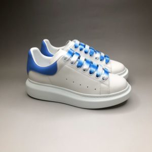 ALEXANDER MCQUEEN OVERSIZED SNEAKERS<br>알렉산더 맥퀸 오버솔 스니커즈<br><i>35-44 SIZE 최상급</i>