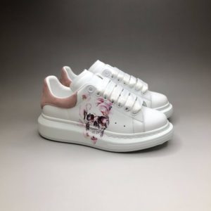 ALEXANDER MCQUEEN OVERSIZED SNEAKERS<br>알렉산더 맥퀸 오버솔 스니커즈<br><i>35-44 SIZE 최상급</i>