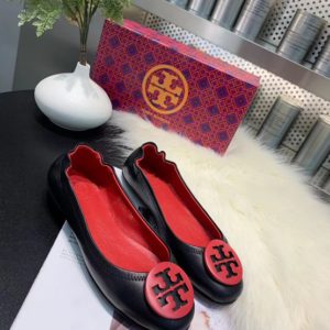 TORY BURCH LOGO BALLET FLAT SHOES<br>토리버치 로고 발레 플랫 슈즈<br><i>35-40 SIZE 이태리가죽</i>