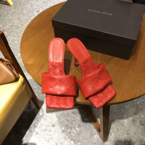 BOTTEGA VENETA LIDO SANDAL<br>보테가 베네타 리도 샌들<br><i>35-40 SIZE 굽 9cm</i>