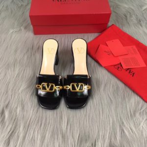 VALENTINO LOGO MULE SANDAL<br>발렌티노 로고 뮬 샌들<br><i>35-40 SIZE 굽 5cm</i>