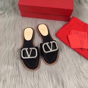 VALENTINO LOGO MULE SANDAL<br>발렌티노 로고 뮬 샌들<br><i>35-40 SIZE</i>