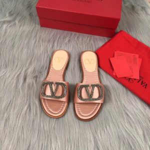 VALENTINO LOGO MULE SANDAL<br>발렌티노 로고 뮬 샌들<br><i>35-40 SIZE</i>