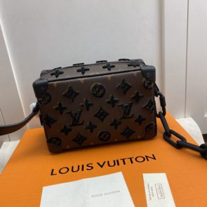 LOUIS VUITTON SOFT TRUNK BAG<br>루이비통 소프트 트렁크 백<br>[18.5x13x8cm]