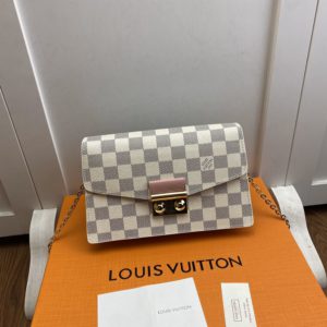 LOUIS VUITTON CROISETTE CHAIN BAG<br>루이비통 크로아제트 체인백<br>[21×13.5x5cm 이태리가죽]