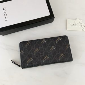 GUCCI GG SUPREME ZIPPER WALLET<br>구찌 GG 슈프림 지갑<br><i>19×10.5cm 이태리가죽</i>