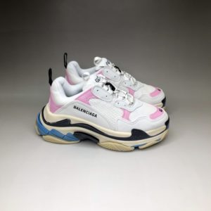 BALENCIAGA TRIPLE S<br>발렌시아가 트리플 S 스니커즈<br><i>35-45 SIZE 최상급</i>