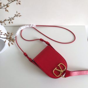 VALENTINO VLING CROSSBODY BAG<br>발렌티노 VRING 크로스바디 백<br><i>17x22x4cm 이태리가죽</i>