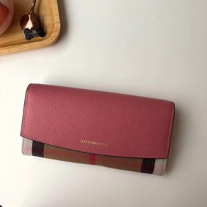 BURBERRY CHECK LEATHER WALLET<br>버버리 체크 가죽 장지갑<br><i>19X10cm</i>