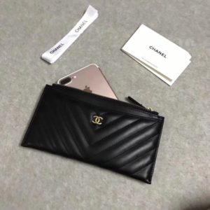 CHANEL CC CHEVRON CARD CASE<br>샤넬 쉐브론 램스킨 카드케이스<br><i>19x11cm</i>