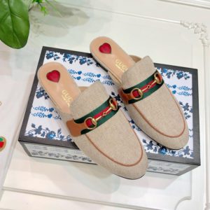 GUCCI LATHER SLIPPER<br>구찌 레더 로퍼 슬리퍼<br><i>35-40 SIZE 이태리 소가죽</i>