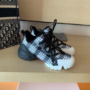 DIOR D-Connect SNEAKERS<br>디올 D-커넥트 스니커즈<br><i>35-40 SIZE 굽4.5cm</i>