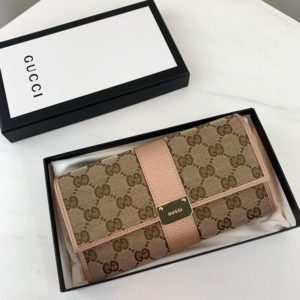 GUCCI GG LOGO WALLET<br>구찌 GG 로고 장지갑<br><i>19x9x2cm 이태리가죽</i>