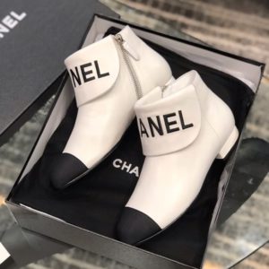 CHANEL SHORT BOOTS<br>샤넬 쇼트 부츠<br><i>35-39 SIZE 이태리가죽</i>