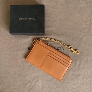 BOTTEGA VENETA CARD CASE<br>보테가 베네타 카드 지갑<br><i>10×9.5cm 이태리가죽</i>