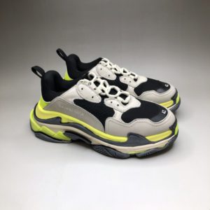 BALENCIAGA TRIPLE S<br>발렌시아가 트리플 S 스니커즈<i>35-45 SIZE 최상급</i>